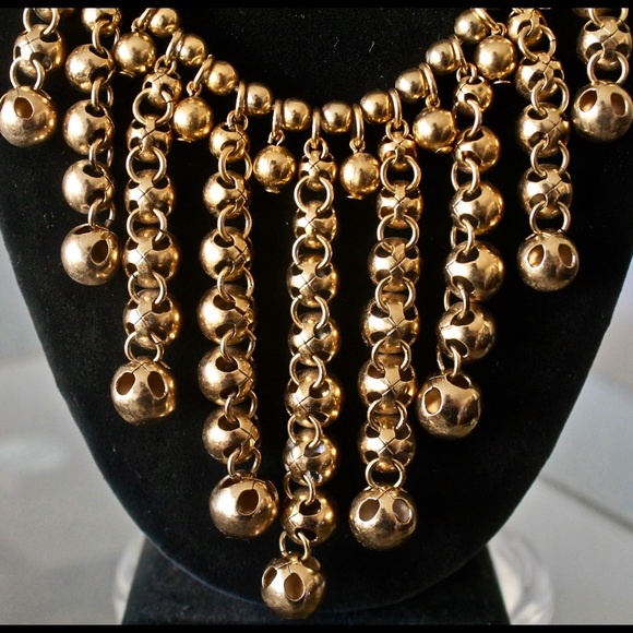 NAPIER RUNWAY BIB NECKLACE EARRINGS ANTIQUE GOLD TONE SET VINTAGE 1960’s - Picture 3 of 7